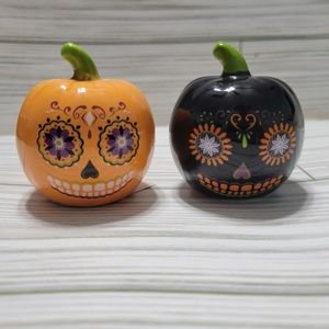 Dia De Los Muertos Day of The Dead Sugar Skull Pumpkins salt and pepper shakers
